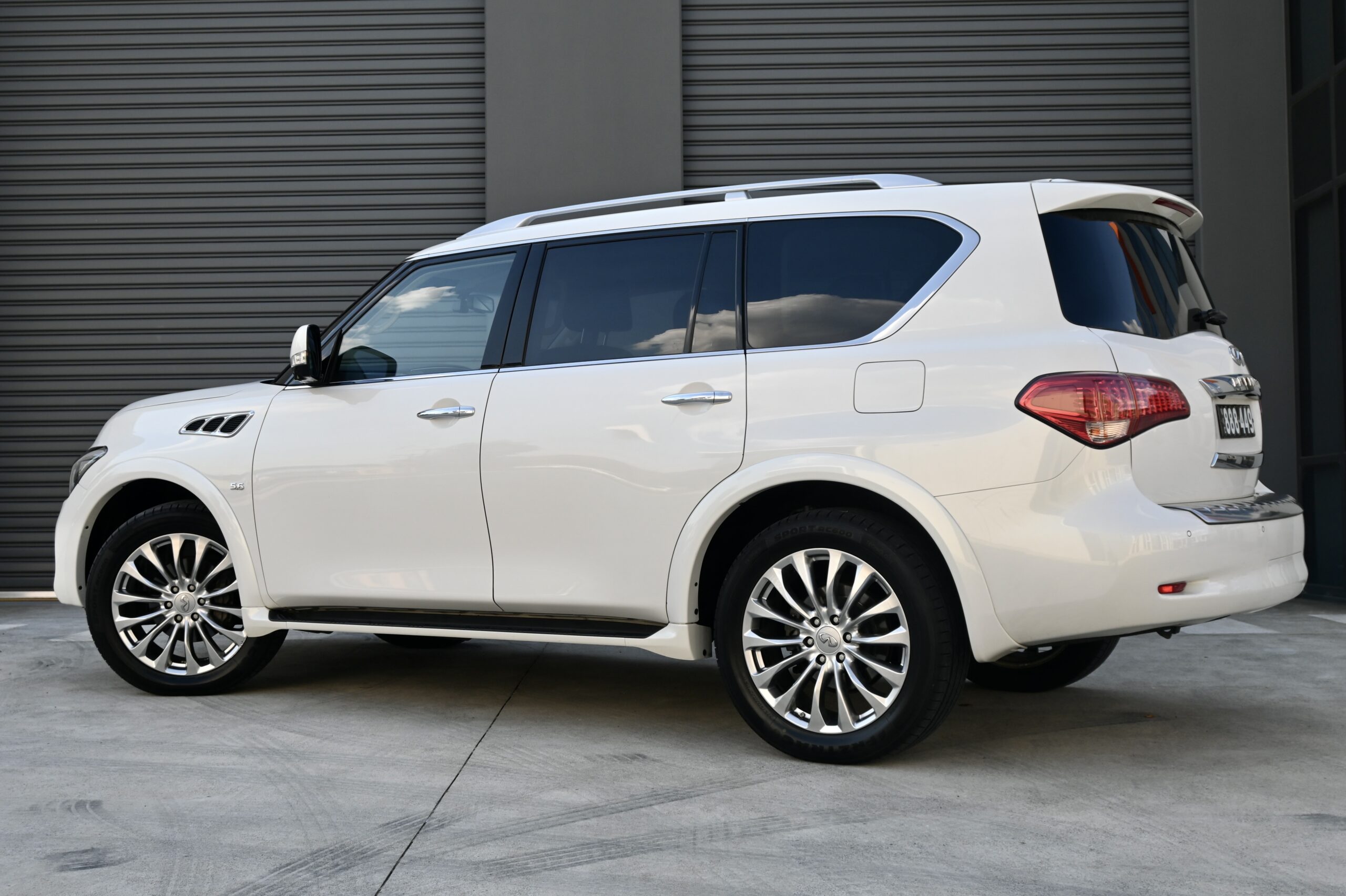 2017 INFINITI QX80 S Premium Auto 4×4 MY18