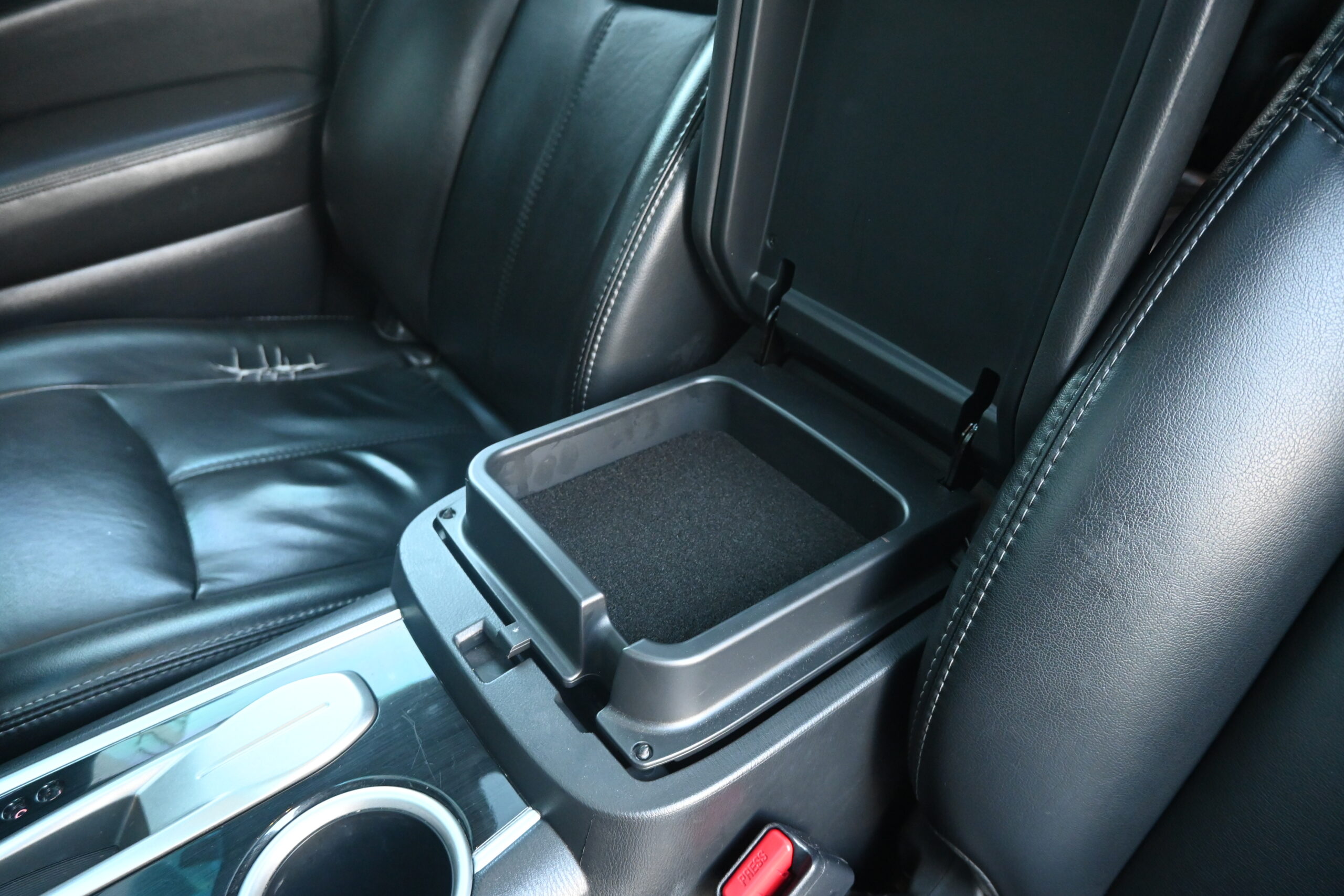 NISSAN PATHFINDER ST-L (4×2)