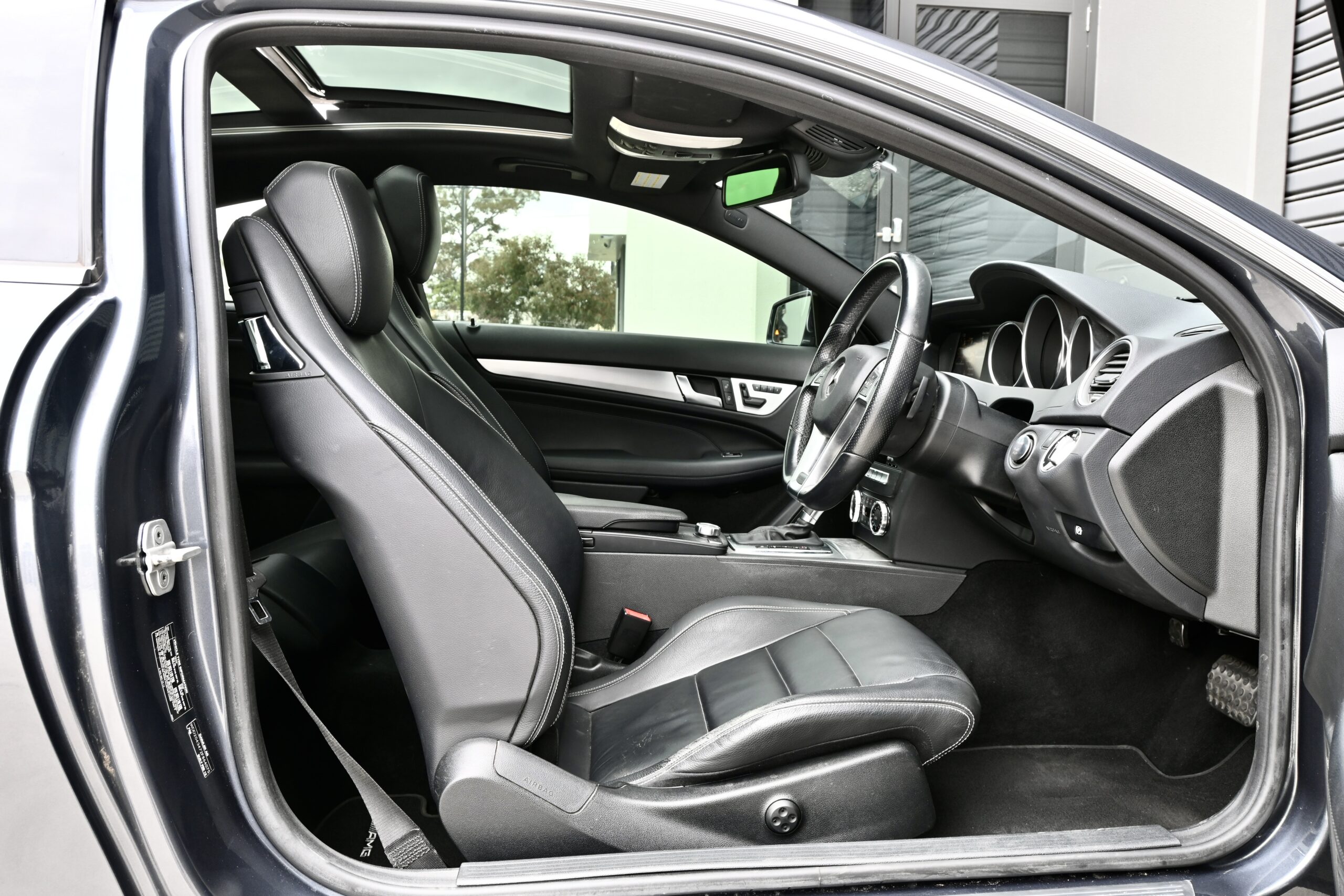 MERCEDES-BENZ C250 2012