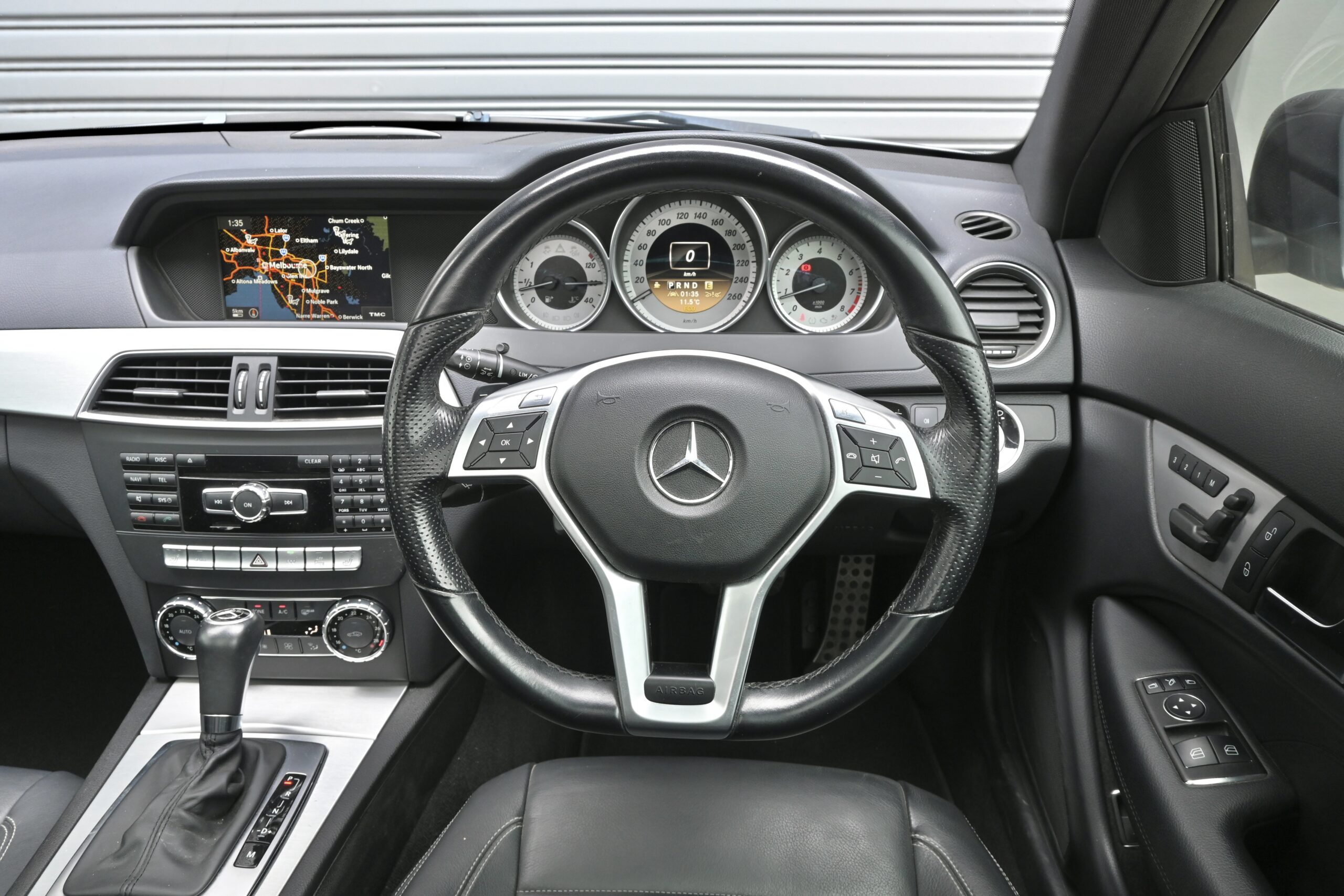 MERCEDES-BENZ C250 2012