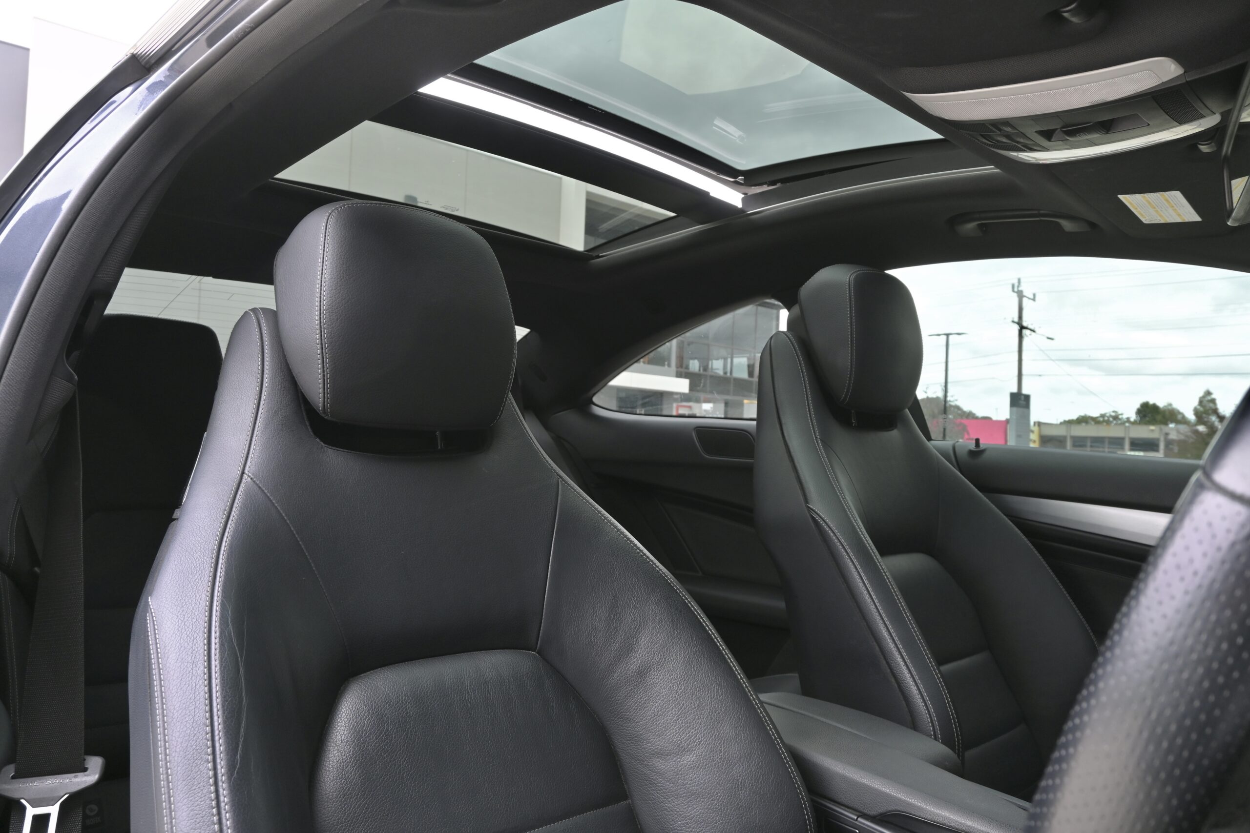 MERCEDES-BENZ C250 2012