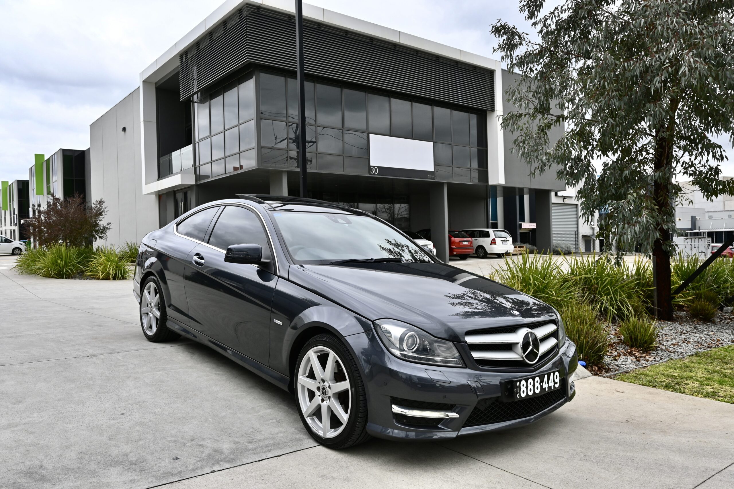 MERCEDES-BENZ C250 2012