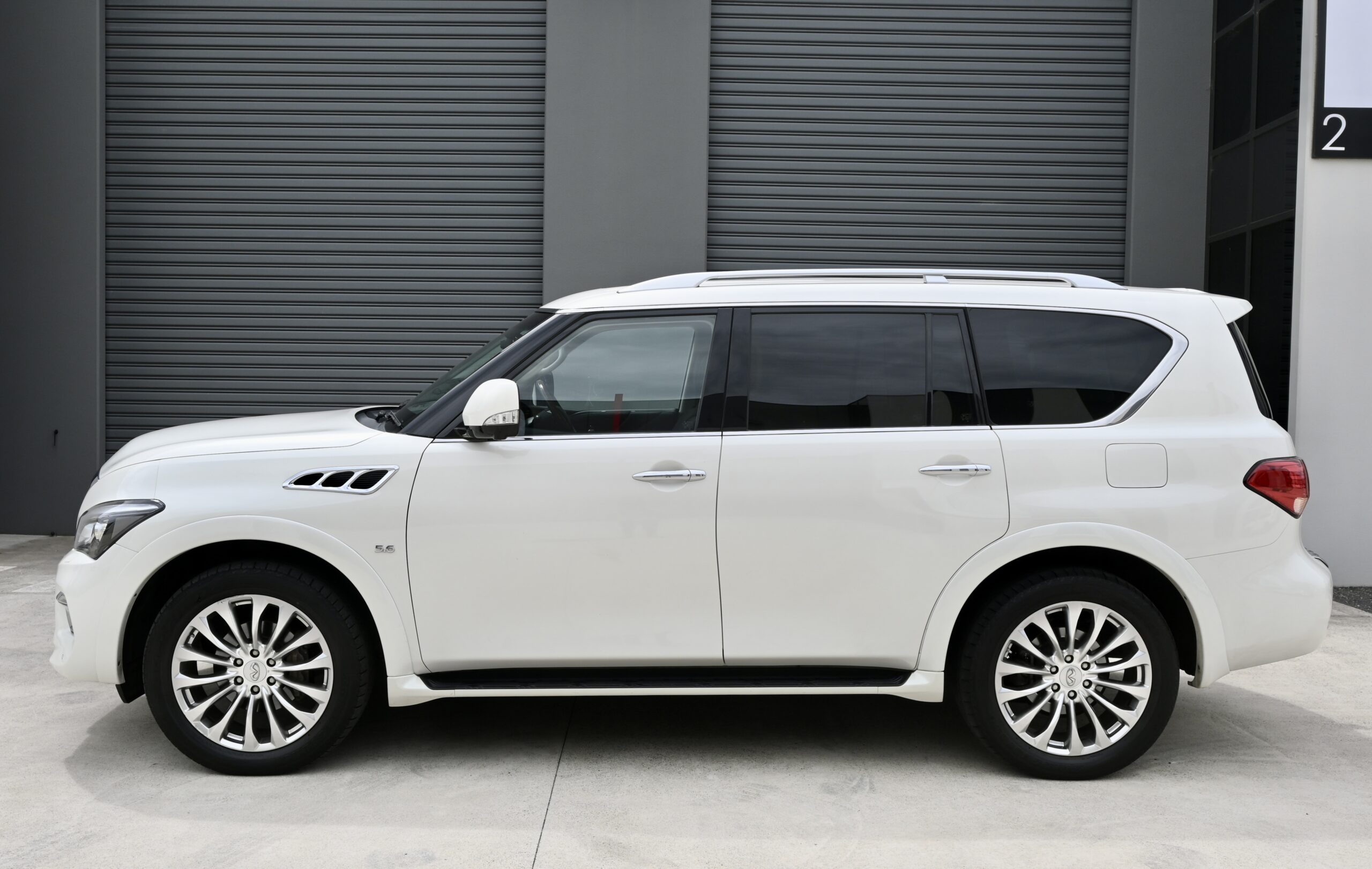 2017 INFINITI QX80 S Premium Auto 4×4 MY18