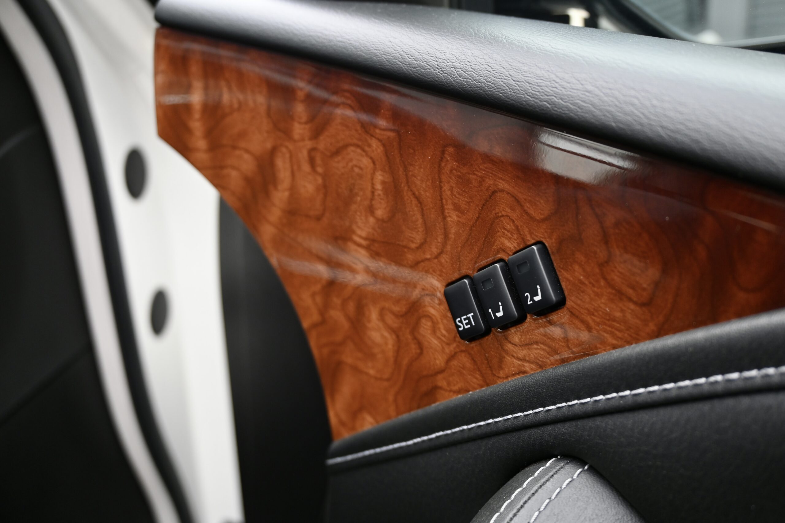 2017 INFINITI QX80 S Premium Auto 4×4 MY18