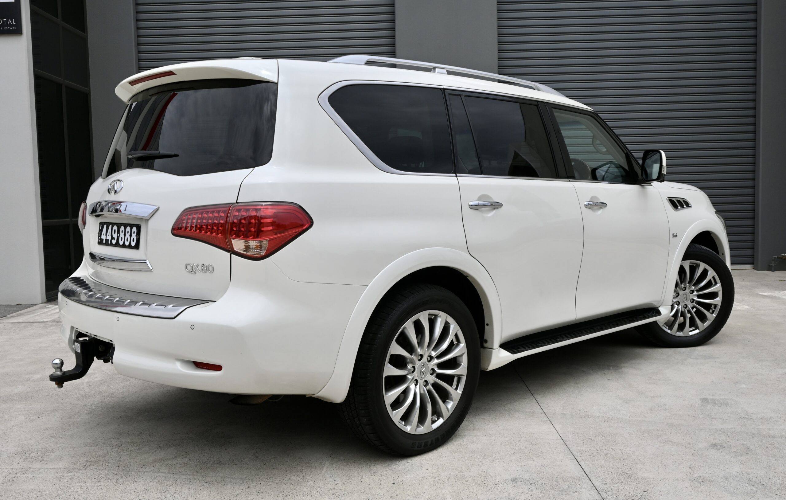 2017 INFINITI QX80 S Premium Auto 4×4 MY18
