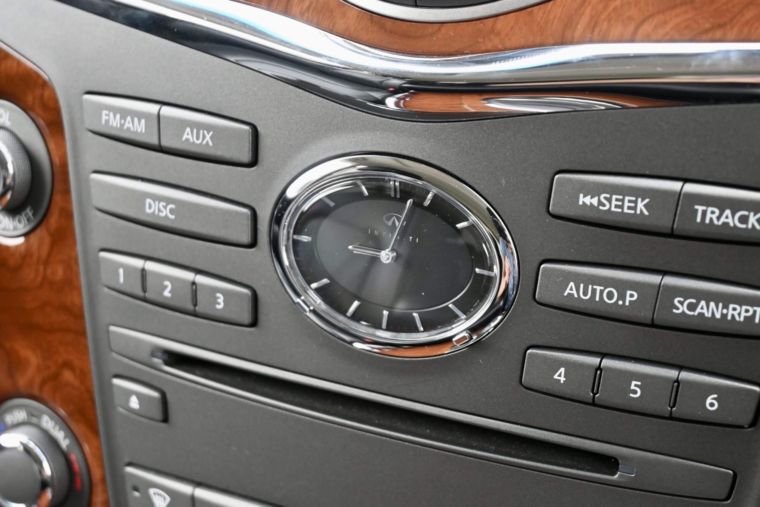2017 INFINITI QX80 S Premium Auto 4×4 MY18