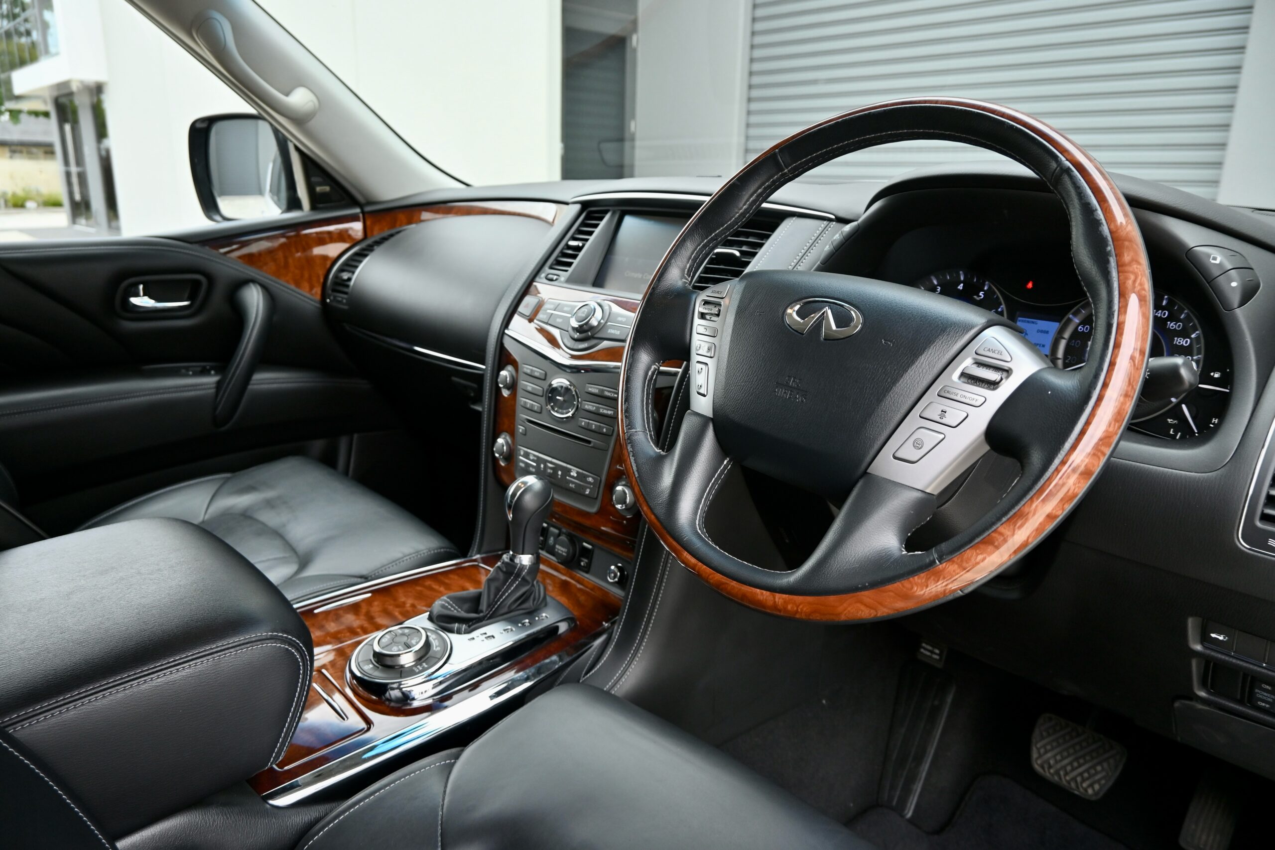 2017 INFINITI QX80 S Premium Auto 4×4 MY18