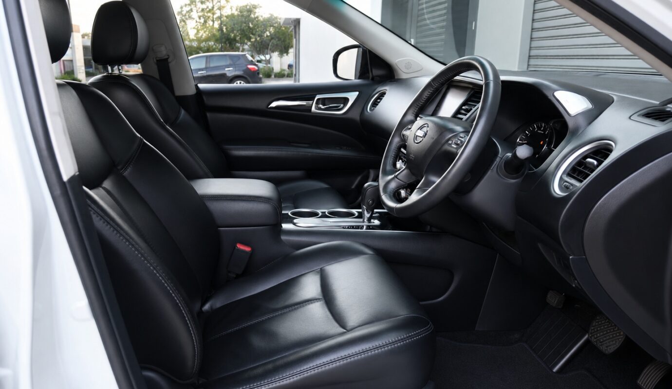 NISSAN PATHFINDER ST-L (4×2)