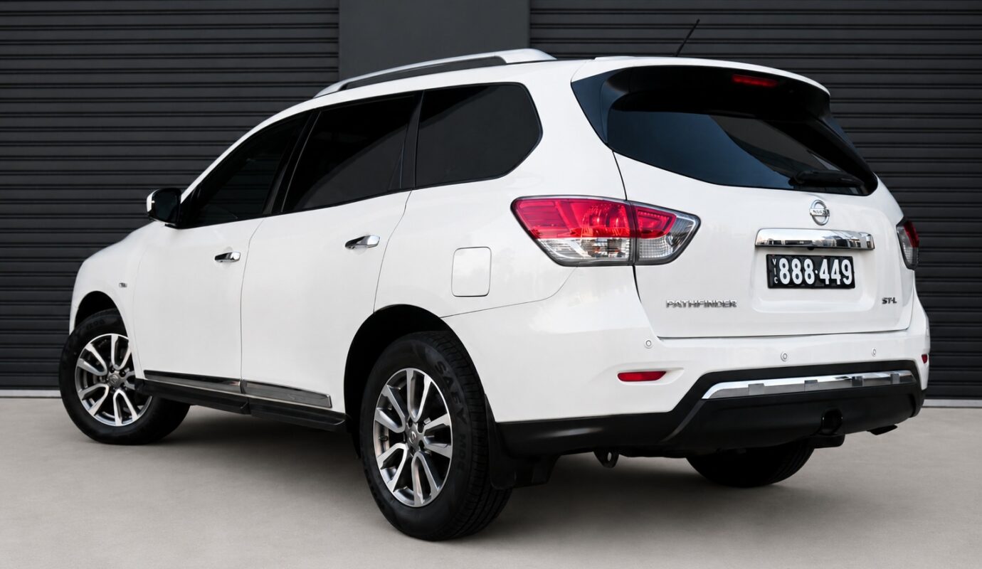 NISSAN PATHFINDER ST-L (4×2)