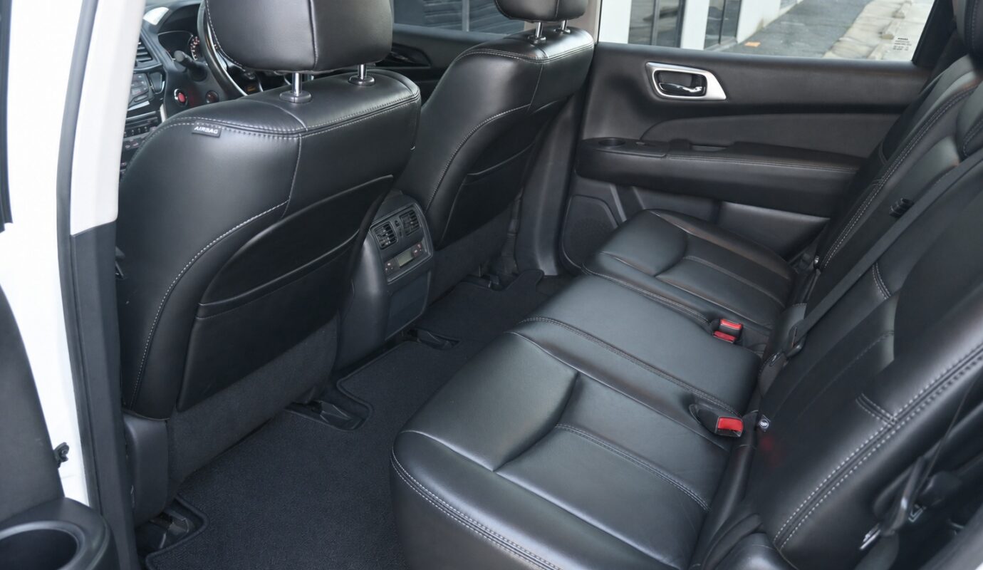 NISSAN PATHFINDER ST-L (4×2)