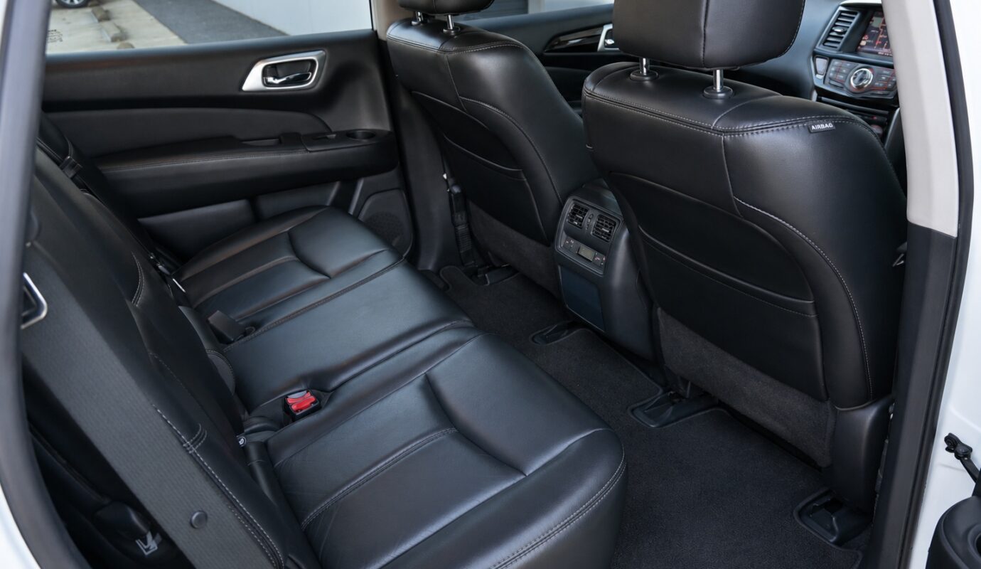 NISSAN PATHFINDER ST-L (4×2)