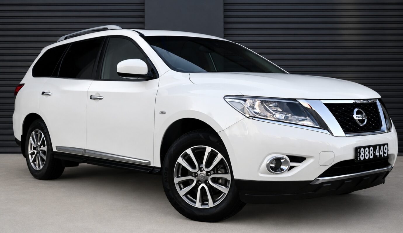 NISSAN PATHFINDER ST-L (4×2)